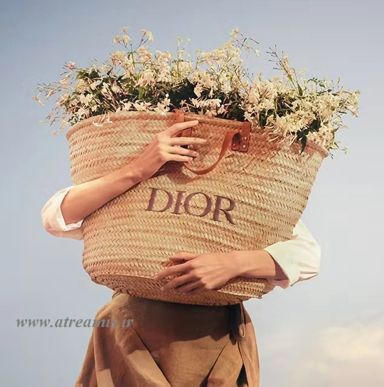 عطر دیور (Dior) | تاریخچه برند دیور و معرفی معروف‌ترین عطرهای دیور